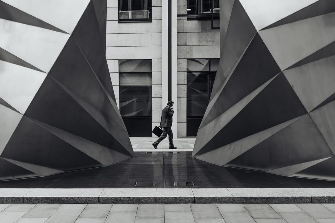 The commercialisation of urban architecture